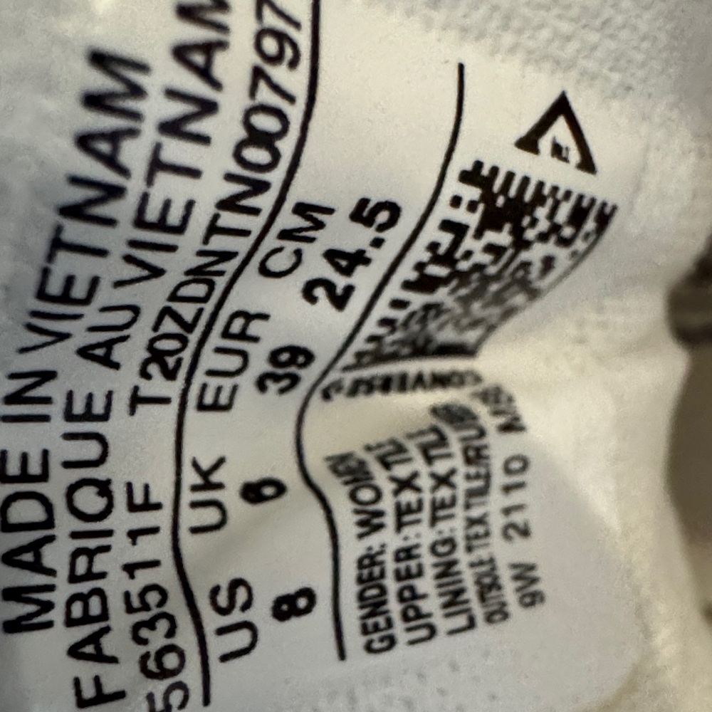 Converse Women’s White Ankle Top with Pearl Accents - Picture 6 of 9